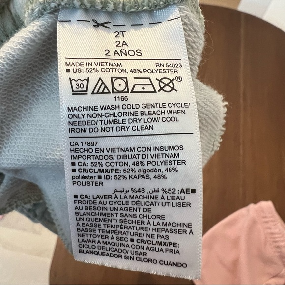 Bundle of 3 pairs of Old Navy drawstring girls 2T shorts in great condition - Picture 9 of 12